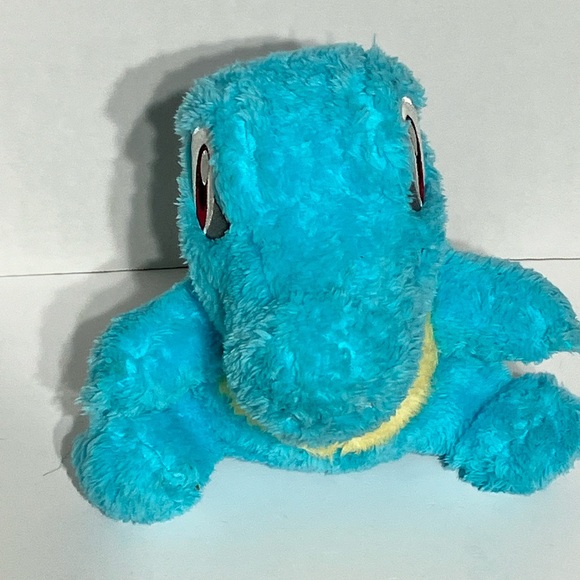 Fluffy fuzzy Totodile Pokemon Nintendo Banpresto Plush Stuffed NWT - Picture 3 of 3